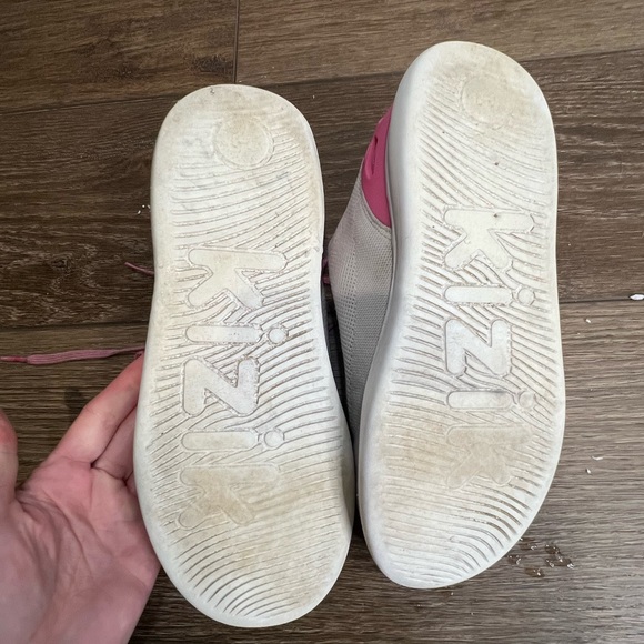 Youth Kizik Athens size 6.5 - Picture 7 of 7